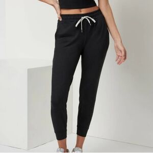 Vuori Black Performance Joggers Size Small